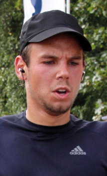 Crash Germanwings: le père du copilote conteste la thèse du suicide Crash Germanwings: le père du copilote conteste la thèse du suicide