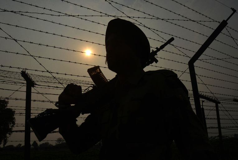 Le Pakistan construit une barrière à sa frontière avec l'Afghanistan