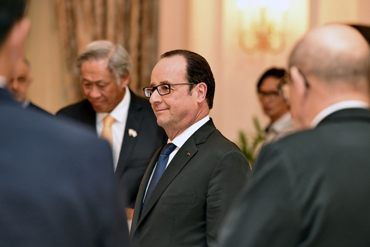Sur le point de quitter l'Elysée, Hollande s'érige en rempart contre le "populisme" Sur le point de quitter l'Elysée, Hollande s'érige en rempart contre le "populisme"