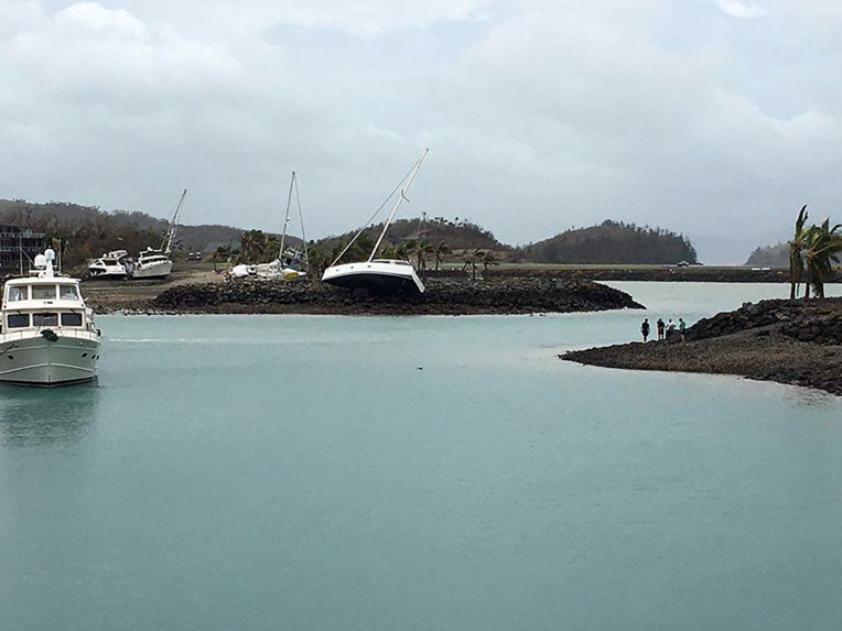 Le nord-est de l'Australie balayé par le cyclone Debbie, rétrogradé en dépression tropicale Le nord-est de l'Australie balayé par le cyclone Debbie, rétrogradé en dépression tropicale