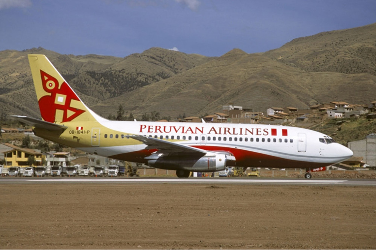 Un Boeing de la Peruvian Airlines prend feu à l'atterrissage: pas de blessés
