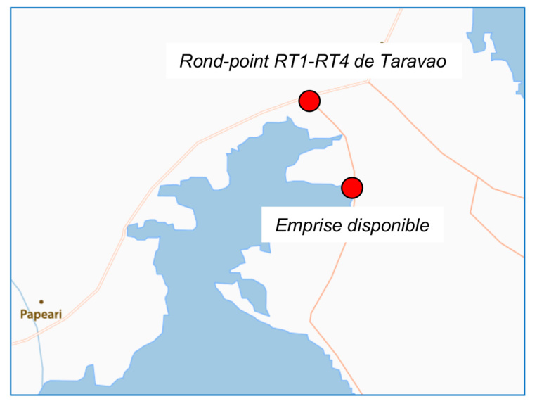 Le terrain se situe à 900 mètres du rond-point de la RT1. Le terrain se situe à 900 mètres du rond-point de la RT1.