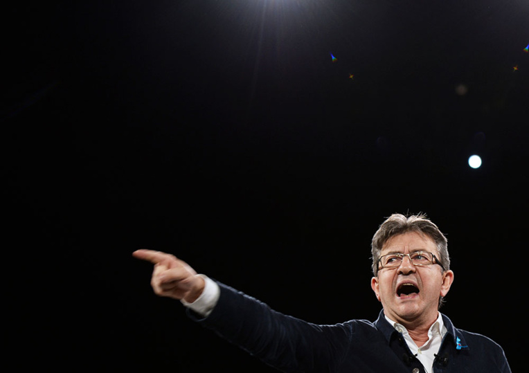 Mélenchon se félicite d'"horoscopes favorables" et assure qu'il "saura" gouverner Mélenchon se félicite d'"horoscopes favorables" et assure qu'il "saura" gouverner