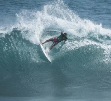 Surf « Martinique Surf Pro » : Heremoana Luciani aux portes du quatrième tour.