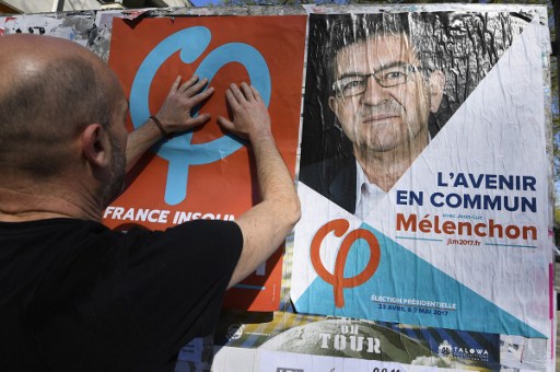 Mélenchon rejoint Fillon, Macron et Le Pen toujours en tête mais en baisse