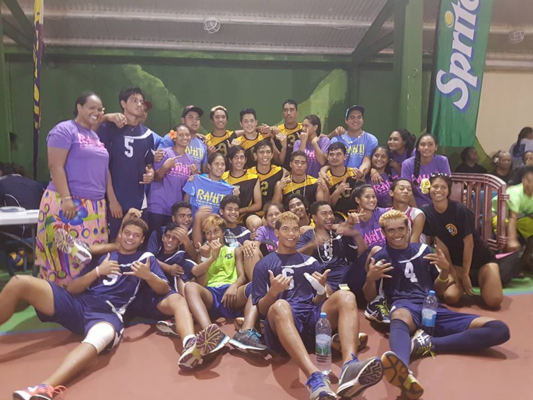 Pito Hiti (en noir et jaune) est le champion des cadets