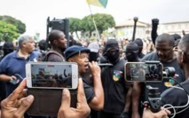 WhatsApp, Facebook live et radios en continu, piliers de la mobilisation en Guyane