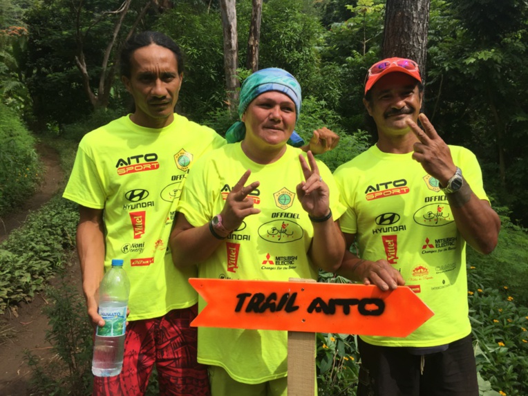 La fraternité Saint-Jean de la Croix, avec Johann Opuu, Roïti Voirin et Franco Hatitio La fraternité Saint-Jean de la Croix, avec Johann Opuu, Roïti Voirin et Franco Hatitio