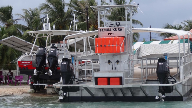 Deux navires inaugurés à Arutua  