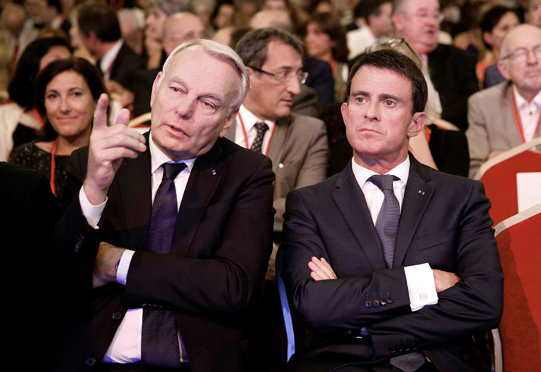 Des centaines de milliers d'euros de sondages commandés par Matignon sur l'image d'Ayrault et Valls