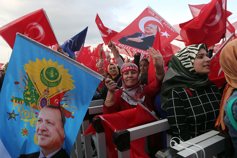 Référendum turc: l'opposition fulmine, l'UE veut une enquête