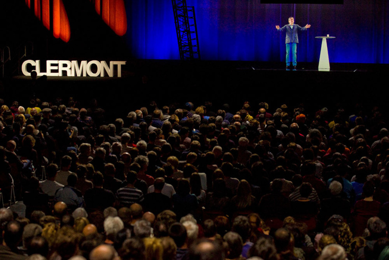 Mélenchon revient aux fondamentaux et présente le "programme du peuple" Mélenchon revient aux fondamentaux et présente le "programme du peuple"