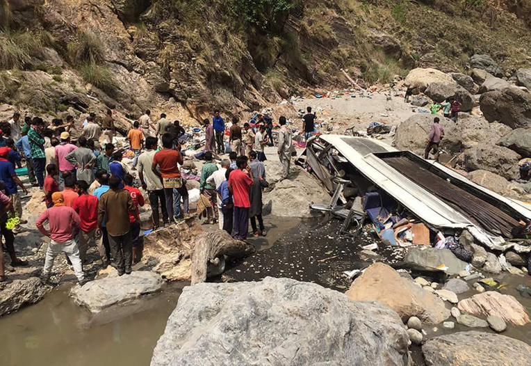 44 morts dans un accident de bus en Inde 44 morts dans un accident de bus en Inde