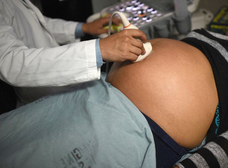 Une Argentine accouche dans le coma et reprend conscience 5 mois plus tard