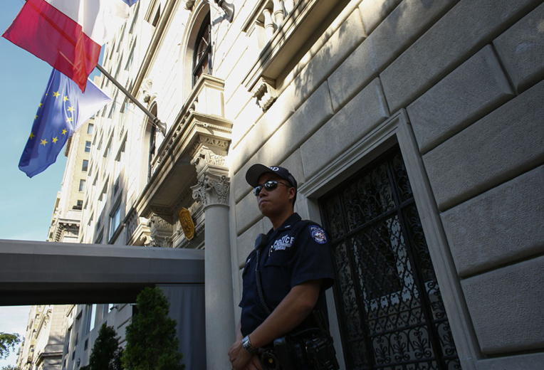 USA: le consulat de France à New York évacué suite à une alerte à la bombe USA: le consulat de France à New York évacué suite à une alerte à la bombe
