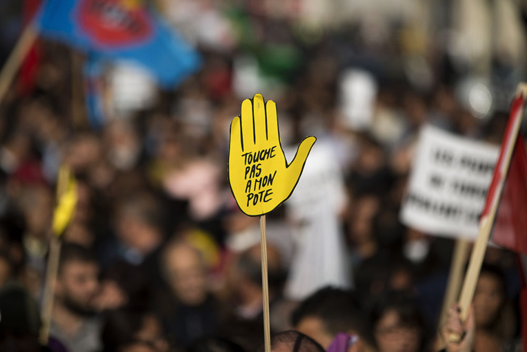 Le FN au second tour: "Jour de honte", SOS Racisme appelle à un rassemblement Le FN au second tour: "Jour de honte", SOS Racisme appelle à un rassemblement