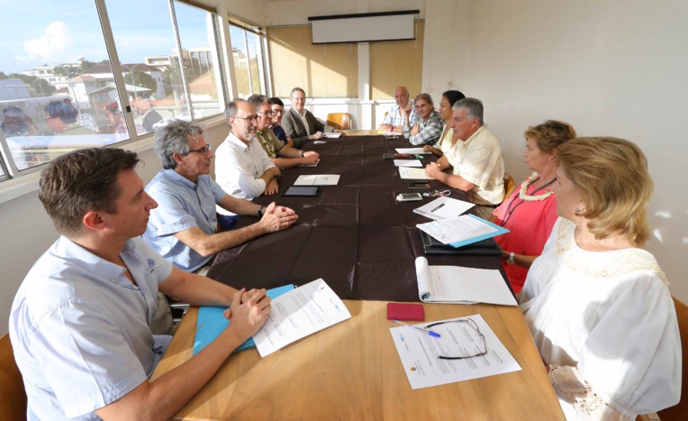 Jacques Raynal rencontre une délégation du Centre hospitalier universitaire de Bordeaux