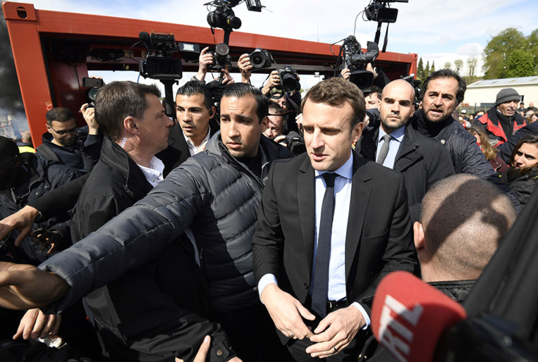 Affrontement à distance Le Pen-Macron à l'usine Whirlpool d'Amiens