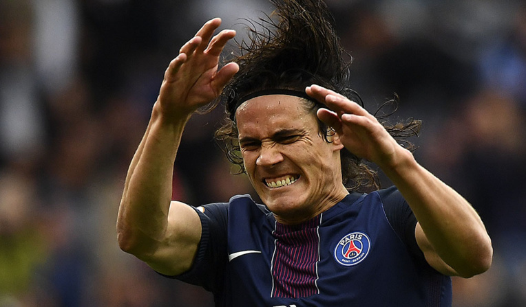 Coupe de France - PSG: La "Madjer" de Cavani pour fêter sa prolongation Coupe de France - PSG: La "Madjer" de Cavani pour fêter sa prolongation