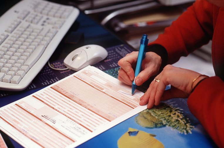 La consultation chez le généraliste passe à 25 euros dans un climat de défiance