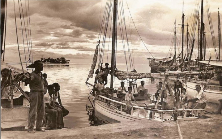 Autre photo de Paul Isaac Nordmann du quai des goélettes avec au fond, le petit îlot de Motu Uta en 1940.jpg