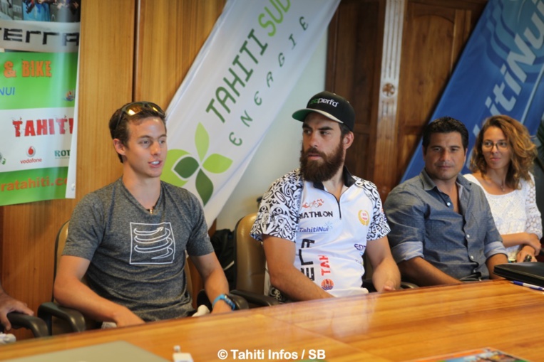 Mauricio Mendez, Christophe Betard, Torea Colas et son assistante Jessica Lion du service marketing d'Air Tahiti Nui Mauricio Mendez, Christophe Betard, Torea Colas et son assistante Jessica Lion du service marketing d'Air Tahiti Nui