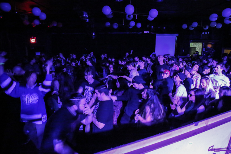 Tout pour la musique: New York expérimente les concerts dans le noir