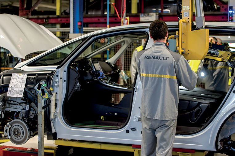 L'usine Renault de Douai (Nord), l'une des plus importantes du constructeur automobile en France, était à l'arrêt lundi matin "préventivement" en raison de la cyberattaque mondiale.