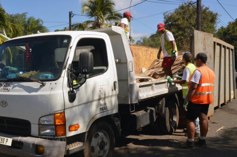 Ce vendredi, l'opération sera reconduite dans les quartiers de la plaine. Une action de nettoyage de la plage Taaone est également programmée.