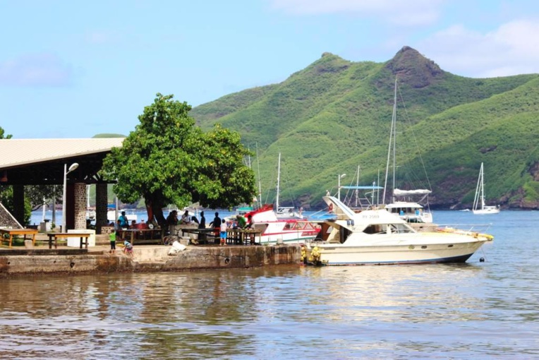Joseph Kaiha, maire de ua Pou indique : "C’est un moyen de développement important qui va laisser les pêcheurs d’ici continuer leur pêche traditionnelle et permettre à ceux qui le souhaitent d’investir dans des nouveaux bateaux." Joseph Kaiha, maire de ua Pou indique : "C’est un moyen de développement important qui va laisser les pêcheurs d’ici continuer leur pêche traditionnelle et permettre à ceux qui le souhaitent d’investir dans des nouveaux bateaux."