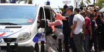 À Cannes, la police empêche une baignade en burkini organisée par Rachid Nekkaz À Cannes, la police empêche une baignade en burkini organisée par Rachid Nekkaz