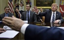 Affaire russe: la pression monte sur la Maison Blanche