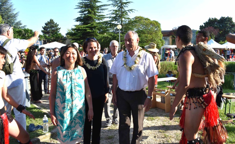 La Délégation présente pour la première fois au Festival polynésien en France La Délégation présente pour la première fois au Festival polynésien en France