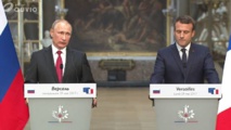 Face à Poutine, Macron trace une "ligne rouge" sur les armes chimiques en Syrie Face à Poutine, Macron trace une "ligne rouge" sur les armes chimiques en Syrie