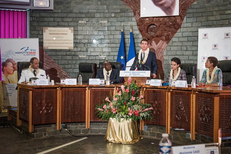 A Mayotte, le Conseil départemental conserve "un effectif pléthorique" A Mayotte, le Conseil départemental conserve "un effectif pléthorique"