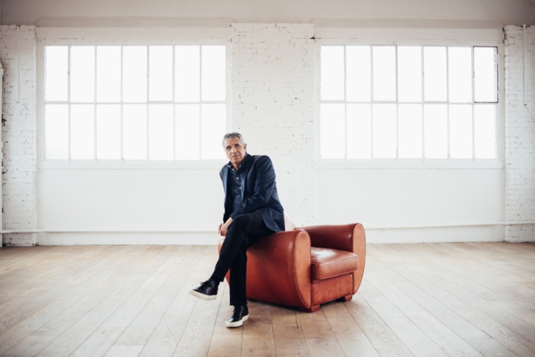 Universels, les tubes de Julien Clerc traversent les générations. Universels, les tubes de Julien Clerc traversent les générations.