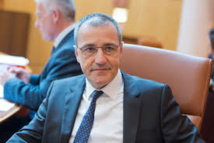 En Corse, une charte pour privilégier l'embauche des locaux crée la polémique En Corse, une charte pour privilégier l'embauche des locaux crée la polémique