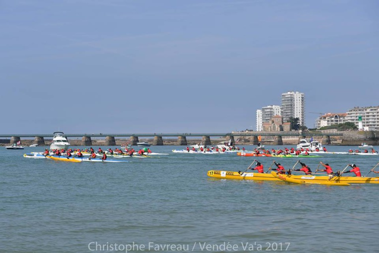 La Vendée Va'a présente des simlitudes avec Hawaiki Nui Va'a La Vendée Va'a présente des simlitudes avec Hawaiki Nui Va'a