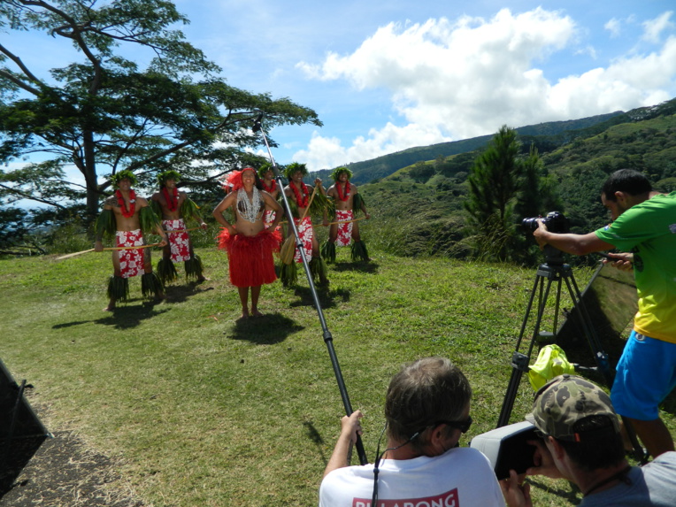 Le tournage du clip a eu lieu dans la résidence de Bill Ravel, sur les hauteurs de Temaruata.