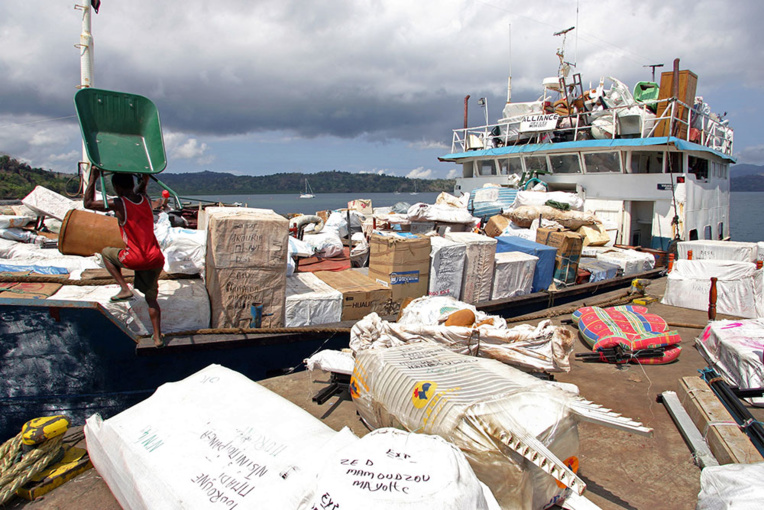 L’unique port de commerce de Mayotte bloqué depuis trois jours L’unique port de commerce de Mayotte bloqué depuis trois jours