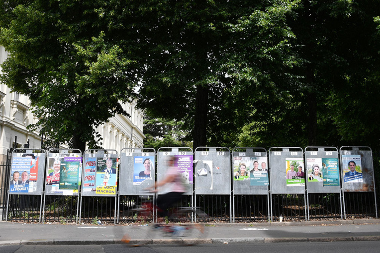 Législatives: déferlante Macron en vue sur l'Assemblée nationale