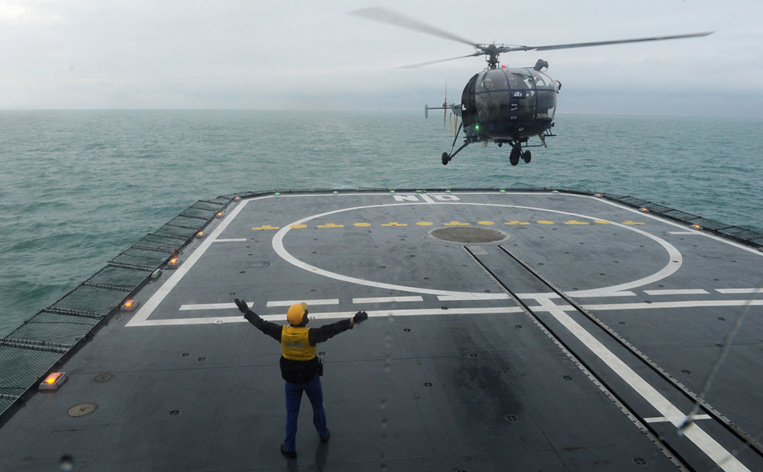 Des voiliers en détresse dans l'Atlantique, secours de l'armée canadienne