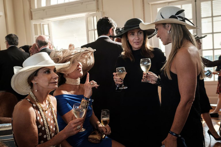 Fini le champagne, la haute société de Rio désarçonnée par la crise Fini le champagne, la haute société de Rio désarçonnée par la crise