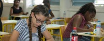 En Guadeloupe, la plus jeune candidate au bac de France trouve que la philo, "c'est le plus facile"