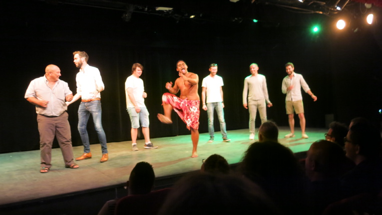 Teiki, le vainqueur du Tahiti comedy show, est rentré de Paris