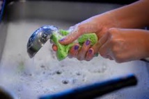 Algérie: 412 Algériennes battent le record Guiness de vaisselle simultanée Algérie: 412 Algériennes battent le record Guiness de vaisselle simultanée