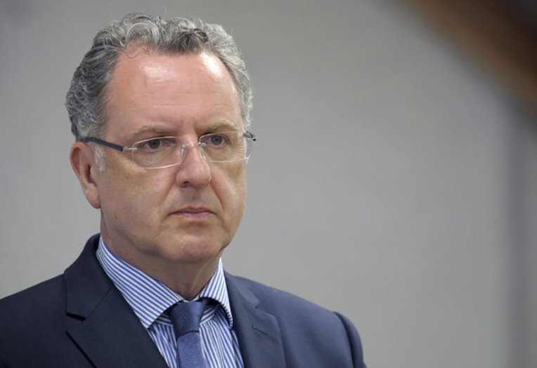 Remaniement: Philippe reconduit, Richard Ferrand part pour l'Assemblée