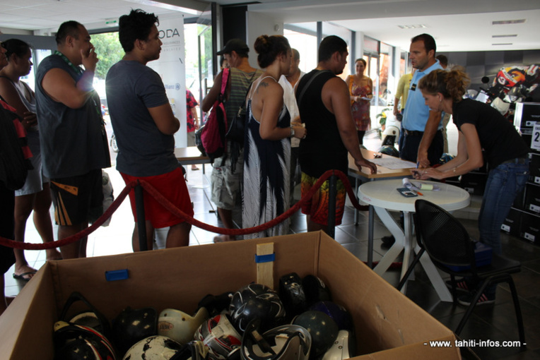 Franc succès pour l'opération "change ton casque"