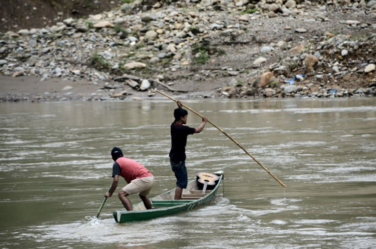 En Indonésie, les ravages des mines d'or clandestines En Indonésie, les ravages des mines d'or clandestines