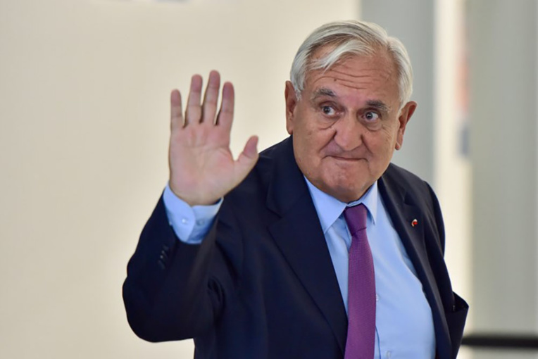 Raffarin tourne la page de la politique, le renouvellement continue Raffarin tourne la page de la politique, le renouvellement continue